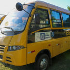 hauahuahauhauhauahhauhauahuahuahauhuPor indicação de deputada, 15 municípios recebem ônibus escolares nesta segunda-feira