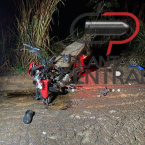 hauahuahauhauhauahhauhauahuahuahauhuColisão frontal entre motoneta e motocicleta termina com uma morte um adolescente inabilitado gravemente ferido
