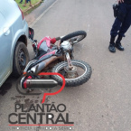 hauahuahauhauhauahhauhauahuahuahauhuMotociclista é socorrido até ao Hospital Municipal, após colidir em veículo parado