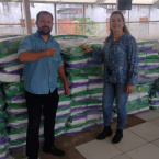 hauahuahauhauhauahhauhauahuahuahauhuVereadora Juscélia Dalapicolla recebe kits para o lar do idoso em Ji-Paraná