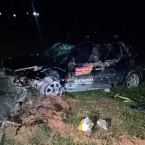 ALTA FLORESTA: Motorista perde controle e capota carro na via de acesso ao bairro Boa Nova