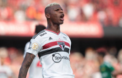 Arboleda fala sobre momento de atacante em vitória do São Paulo: ‘Faltou o gol’