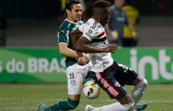 São Paulo perde no tempo normal, mas bate o Palmeiras nos pênaltis e vai às quartas da Copa do Brasil