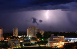 Previsão aponta chances de chuva em toda semana e alerta de tempestade em 57 cidades de MT