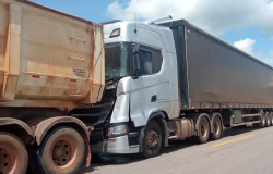 BR-163: acidente envolve 4 veículos de carga em Lucas do Rio Verde