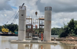 Alta Floresta: Obras de construção da ponte de concreto avançam sobre o Rio Teles Pires