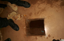 Agentes encontram túnel de 12 metros em cela ocupada por 27 presos na cadeia Pública de Sorriso
