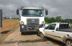 Alta Floresta: Motorista é socorrida em estado grave após colisão frontal entre caminhão e carro e morre