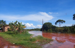 Rio Araguaia transborda após cheia e município de MT entra em alerta
