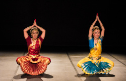 Ensaio aberto Dança Clássica Indiana – Acharya Lila e Candravali Devi Dasi Bdds