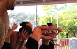 Exibição documentário Movement - Grupo Corpo Molde de Dança-Teatro