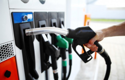 Preço médio da gasolina cai quase 7% nos postos do Brasil