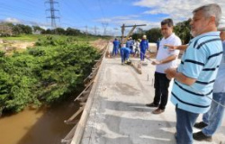 Contorno Leste: Prefeito Emanuel Pinheiro acompanha entrega da última etapa de concretagem da ponte sobre o Rio Coxipó