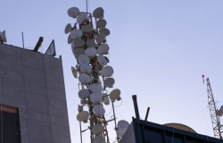 SP: prefeitura faz acordo para instalar antena de celular na periferia