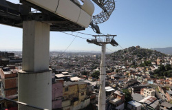 Obras de revitalização do Teleférico do Alemão são retomadas no Rio