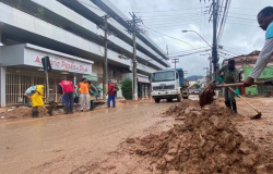 Petrópolis reforça equipes de limpeza para liberar vias da cidade