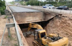 Prefeitura avança nos trabalhos de recuperação da ponte sobre a 'Estrada do Moinho'