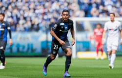 Volante revelado pelo Corinthians celebra estreia com vitória na J-League