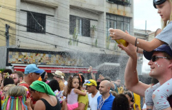 SP: blocos de carnaval de rua anunciam intenção de desfilar em abril
