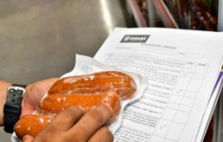 Procon Cuiabá identifica irregularidades na prestação de serviço ao consumidor em sete supermercados