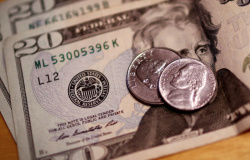 Dólar sobe para R$ 5,42 em dia de pânico global