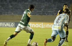 Fora de caasa, Goiás empata sem gols com o Londrina