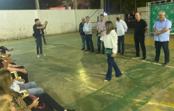 Maria Avalone promove reunião com prefeito e moradores do Araés