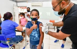 Crianças de 5 a 11 anos das comunidades rurais Pequizeiro e Nova Esperança recebem a primeira dose da vacina contra o coronavírus