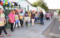 CEIC Rosângela Campos comemora um ano de atividades com drive thru