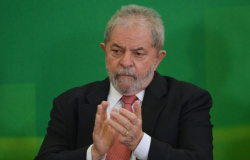 Lula volta a falar em proibir armas de fogo no Brasil
