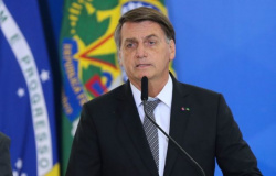 Bolsonaro acusa Petrobras de trair o povo brasileiro e propõe CPI contra a Estatal