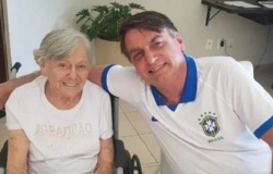 Mãe de Bolsonaro morre aos 94 anos; presidente retorna do Suriname
