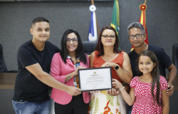 Vereadora Ilmarli homenageia a professora Solange dos Santos com Moção de Congratulações