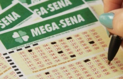 Mega-Sena acumula e pode pagar R$ 18 milhões no sábado