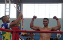 ARTES MARCIAIS - Cuiabano perde 18 kg e conquista brasileiro de Muay Thai