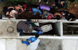 Vítimas de deslizamentos começam a ser sepultadas em Petrópolis