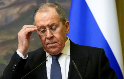 Rússia busca reduzir riscos “graves” existentes de guerra nuclear, diz Lavrov