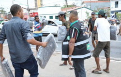 Mais 250 cobertores da campanha Aquece Cuiabá são entregues à população em situação de rua