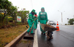 Prefeitura promove ações de limpeza de ruas e avenidas emdiversos bairros dacidade
