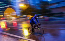 Bicicletas inspiram novo tema da série fotográfica 'Olhar Curitiba' confira as imagens
