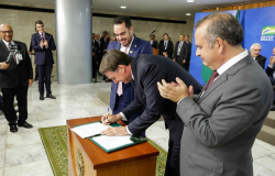 Bolsonaro sanciona lei que visa coibir fraudes previdenciárias