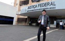 Juiz manda penhorar carros de ex-secretário para pagar dívidas com a Justiça