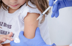 Primeiro lote de vacina contra a Covid-19 para crianças começa a ser enviado para MT