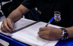 Concurso para polícia e bombeiro em MT cobra exame de HIV e número mínimo de dentes e OAB aponta discriminação