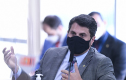 Marcos do Val critica pedido de Randolfe por nova CPI: ‘Estupidez’