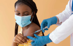 ‘Estar grávida é uma razão extra para ser vacinada’, destaca especialista