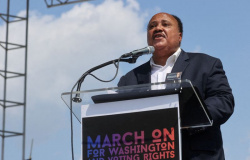 Família de Martin Luther King lidera passeata em Washington pelos direitos de voto