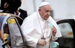 Funcionários próximos ao Papa Francisco são diagnosticados com Covid-19