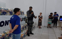 LBV em parceria com a Polícia Militar, entrega cestas de alimentos em Ji-Paraná.
