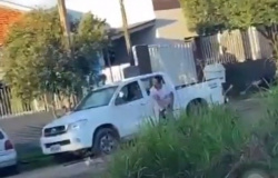 Homem flagra mulher com outro em casa após  se desentenderem em Corona fest e susposto corno, destrói  carro da pessoa errada